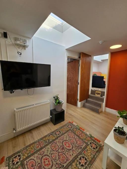 West Kensington Bright Flat Apartment London Exterior photo